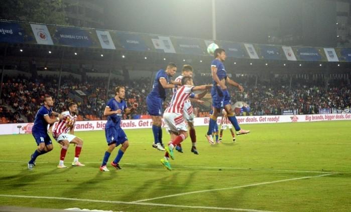 Mumbai City FC and Atletico de Kolkata in action during their Indian Super League game, October 11, 2016 Mumbai City FC Atletico de Kolkata