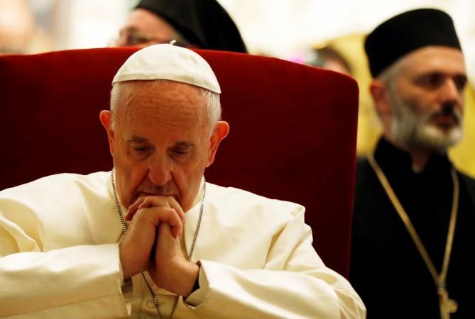 Pope Francis makes a plea for ceasefire in war-torn Syria. In Picture: Pope Francis visits the Svetitskhoveli Cathedral in Mtskheta, Georgia, 1 October 2016. Pope Francis prays for Syrian peace