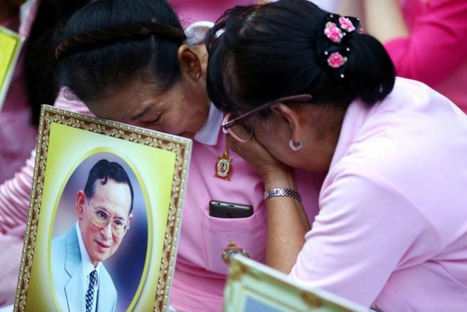 Thais weep and pray for King's speedy recovery