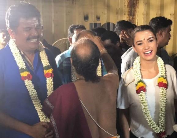Pictured: Shankar, Rajinikanth and Amy Jackson on the last day of 2.0 shoot. 2.0 aka Enthiran 2