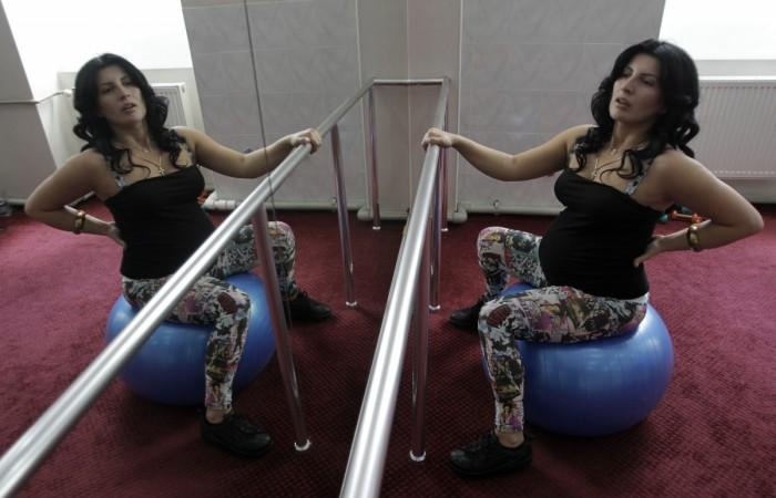 Pregnant woman exercising