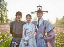 Moonlight drawn by clouds