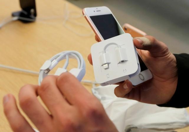 Beware: 90 percent Apple accessories sold on Amazon, Groupon are fake
