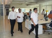 reliance jio launch services 4g spectrum rivals competitors arpu data speed gb mb idea airtel vodafone mukesh ambani ril q2 results
