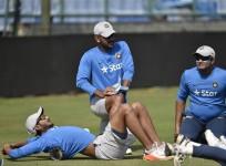 Axar Patel MS Dhoni Anil Kumble India
