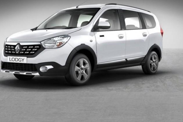 Renault <span>Lodgy</span> <span>RxZ</span> variant has not been discontinued recently Renault Lodgy RxZ variant is not newly discontinued