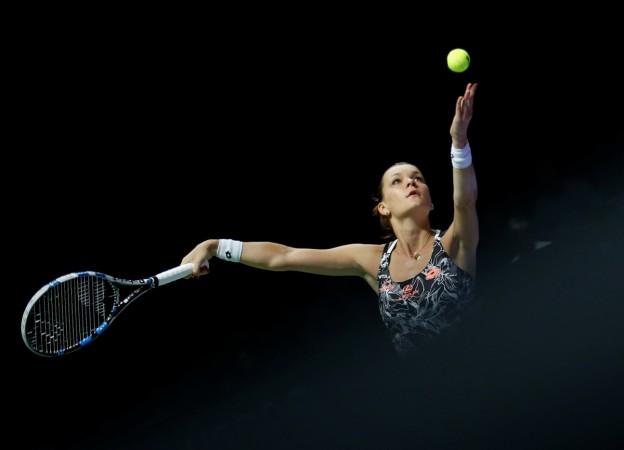 Can defending champion Agnieszka Radwanska make it to the semifinals of the WTA Finals 2016 in the end? radwanska