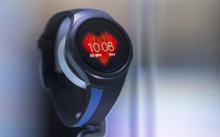 Gear smartwatch by Samsung Gear smartwatch by Samsung