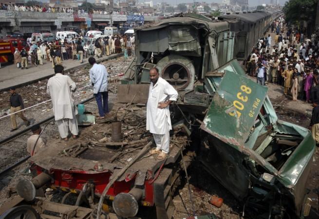 Train collision Pakistan