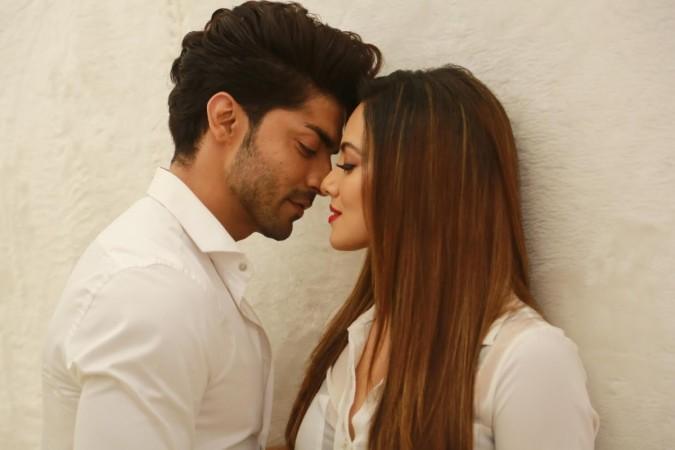 Sana Khan and Gurmeet Choudhary in Wajah Tum Ho