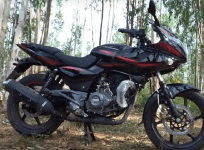 New Bajaj Pulsar 220F