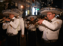 US election 2016: Mexican mariachi band performs outside Trump Tower