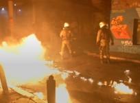 Violent protests as Barack Obama visits Greece