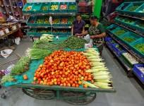 demonetisation demonetization currency rbi rs 500 rs 1000 note currency pm modi arun jaitley trends rs 2000 inflation retail food vegetables perishable interest rate nomura sonal