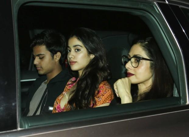 Jhanvi Kapoor, Shikhar Pahariya along with Sridevi and Boney Kapoor at Dear Zindagi screening Jhanvi Kapoor, Shikhar Pahariya along with Sridevi and Boney Kapoor at Dear Zindagi screening