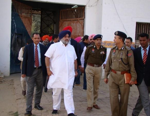 Man tries to shoot Sukhbir Badal at Golden Temple, arrested Sukhbir Badal