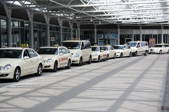 Airport taxi parking