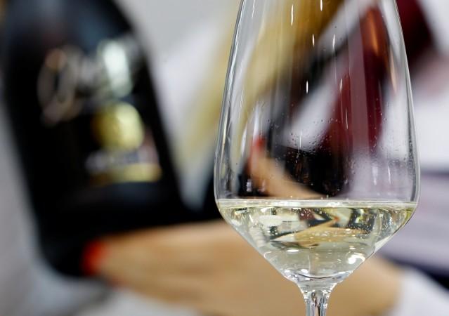 A sommelier pours a glass of Zonin prosecco sparkling wine at the 50th Vinitaly international wine and spirits exhibition in Verona, northern Italy, April 12, 2016. (Representational Image) wine