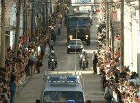 Thousands of Cubans follow procession as Fidel Castro’s ashes travel across the country