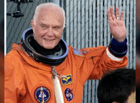 John Glenn: First American astronaut to orbit Earth dies at 95