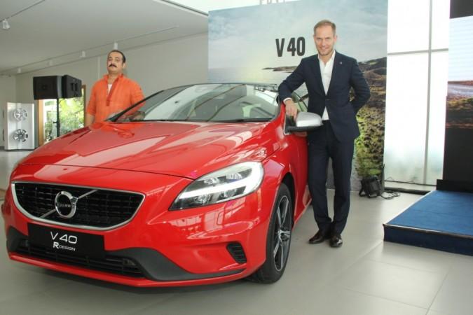 Tom von Bonsdorff- Managing Director, Volvo Auto India unveiling the 2017 Volvo V40 Volvo V40