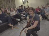 Meet the singer who toured the world from strangers living rooms