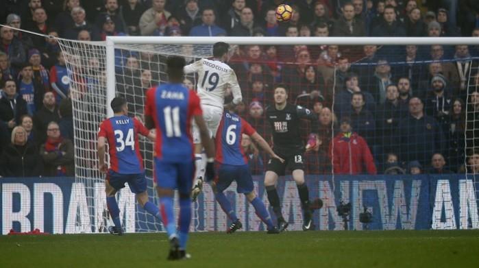 Chelsea forward Diego Costa heads in the winner against Crystal Palace, December 17, 2016 Diego Costa Chelsea Crystal Palace