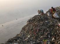 garbage pile delhi