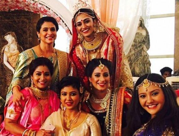 <span>Kuch</span> Rang <span>Pyar</span> <span>Ke</span> <span>Aise</span> <span>Bhi</span> cast Kuch Rang Pyar Ke Aise Bhi