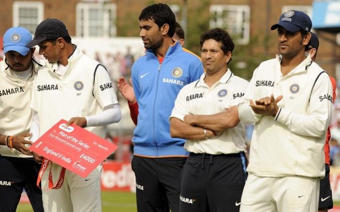 MS Dhoni with Rahul Dravid, Sachin Tendulkar and others. Sachin Tendulkar, MS Dhoni, Rahul Dravid, Munaf Patel, India senior cricketers