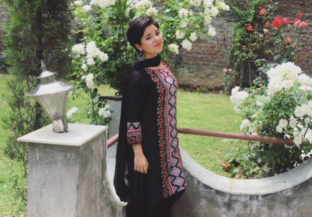 Dangal actress Zaira Wasim Dangal, Dangal actress Zaira Wasim, Dangal actress apologising for her role