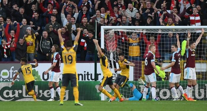 Laurent Koscielny scored a goal at the last to scrape a win for Arsenal in their last Premier League match against Burnley, October 2, 2016 Arsenal, Burnley, Koscielny, EPL, weekend schedule