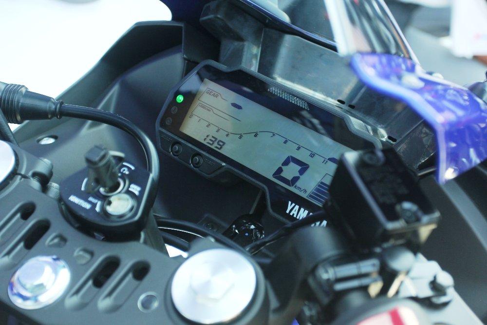 Yamaha R15 Version 3.0 panel