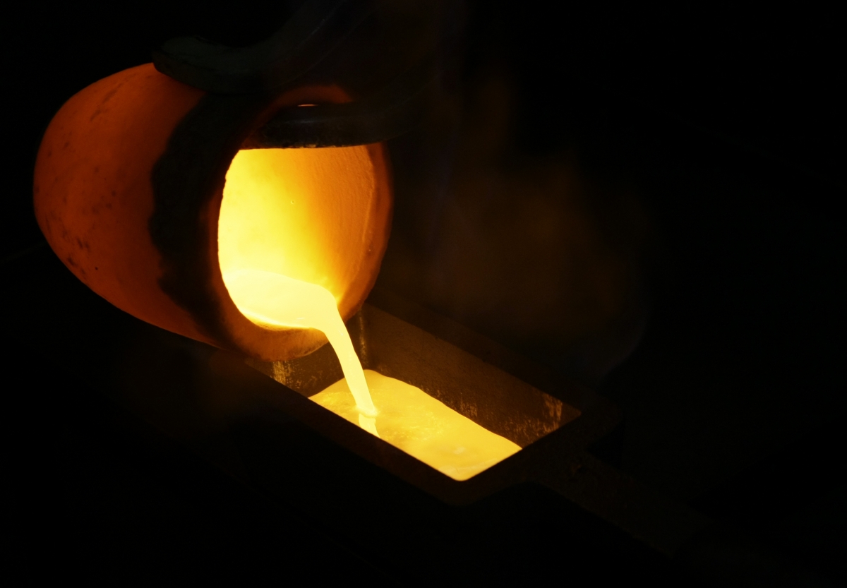 weird news, gold bars, gold prices, golds jewellery, gold weapons, gold car, gold dragon, gold reserves, gold lingerie