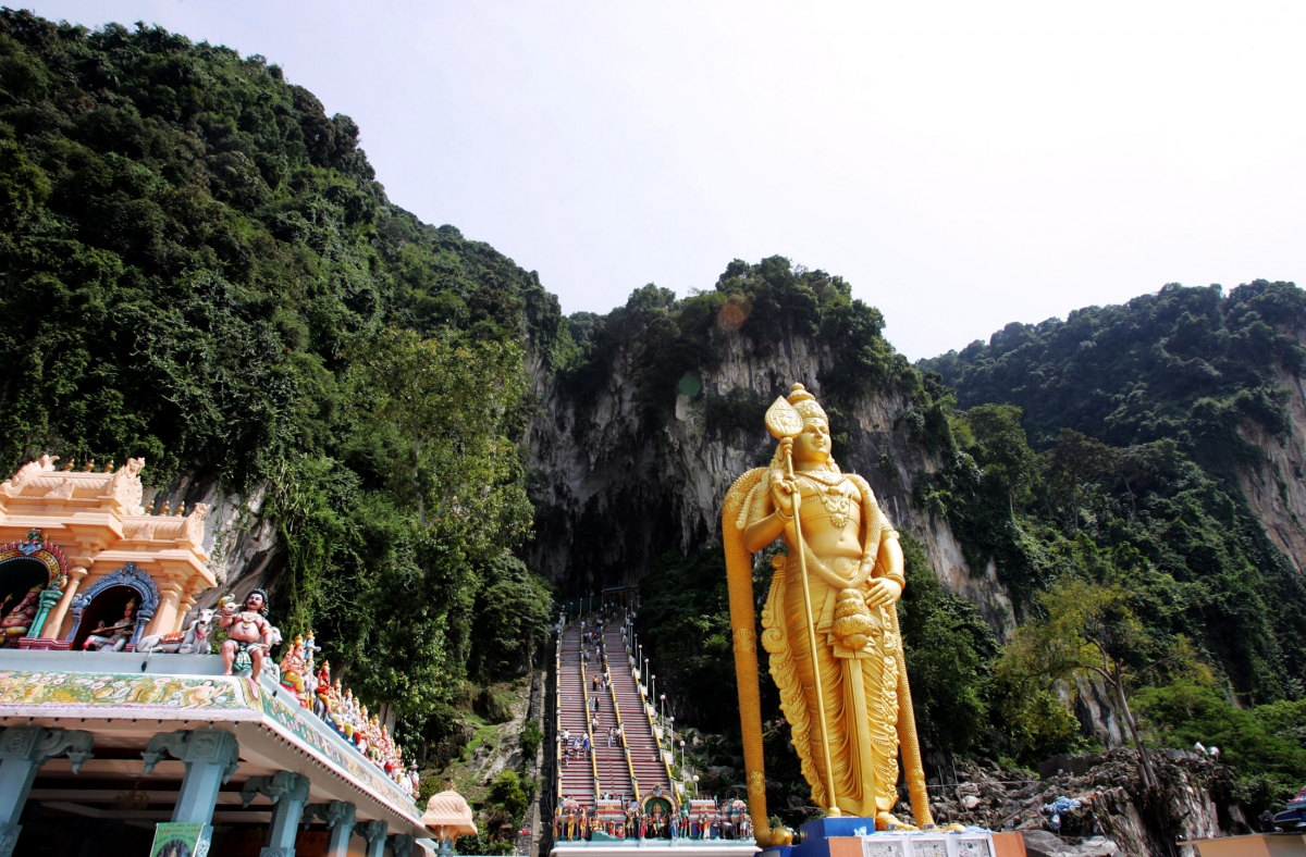 weird news, gold bars, gold prices, golds jewellery, gold weapons, gold car, gold dragon, gold reserves, gold lingerie