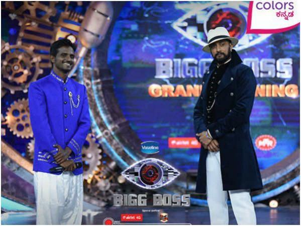 Keerthi with Sudeep in Bigg Boss 4 Kannada Grand Finale