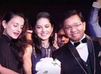 Anubhav Mittal with Sunny Leone and Amisha Patel