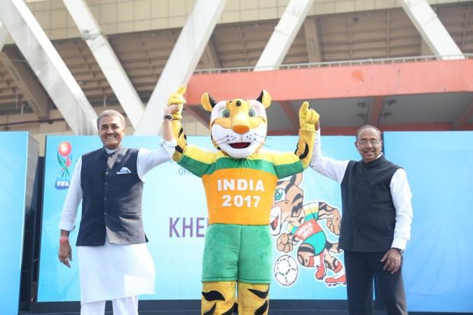 Praful Patel and Vijay Goel with Kheleo, the mascot fifa u17 world cup, indian football