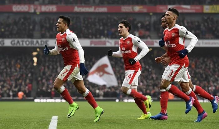 Arsenal forward Alexis Sanchez celebrates with his teammates after scoring against Hull City, February 11, 2017 Alexis Sanchez, Hector Bellerin, Theo Walcott, Kieran Gibbs, Arsenal, Hull, Premier League