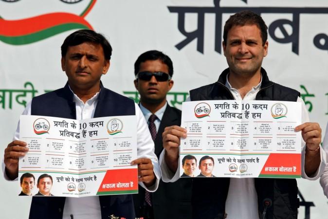 Samajwadi Party (SP) President and Uttar Pradesh Chief Minister Akhilesh Yadav (L), and Congress Vice-President Rahul Gandhi release a common minimum programme in Lucknow, February 11, 2017. Samajwadi Party (SP) President and Uttar Pradesh Chief Minister Akhilesh Yadav (L), and Congress Vice-President Rahul Gandhi