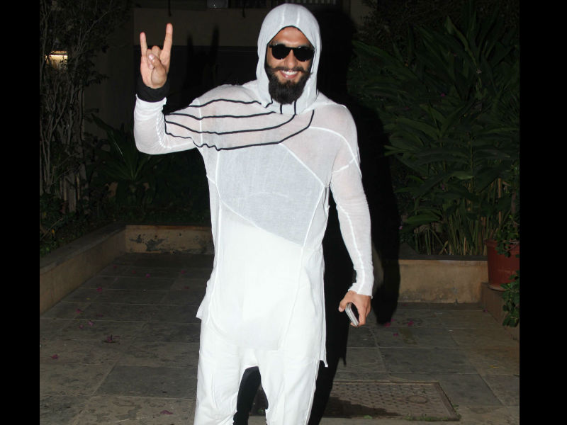 Twitter trolls: Ranveer Singh's funny outfit compared with sperm and  condoms - IBTimes India
