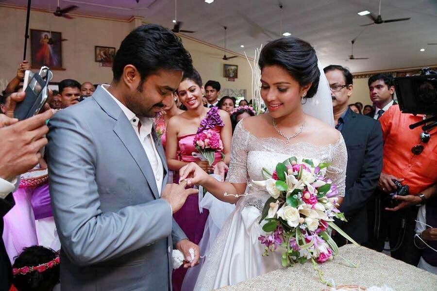 Amala Paul ties the knot with Jagat Desai in Kochi | Onmanorama