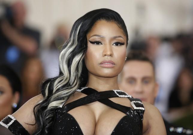 See Nicki Minaj's under-boobs flash everyone is talking about