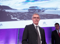 General Motors agrees €2.2bn Peugeot deal but Vauxhall fears job cuts