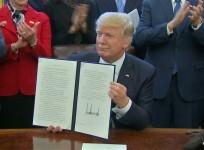 Trump signs executive order for lean government