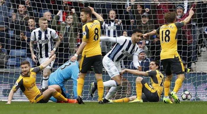 Hal Robson-Kanu scores for West Brom in their Premier League game against Arsenal Arsenal, West Brom, Robson-Kanu, EPL, Arsene Wenger
