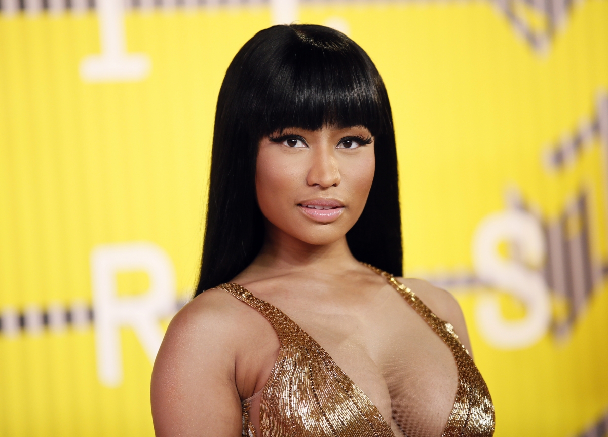 Nicki deals minaj bangs