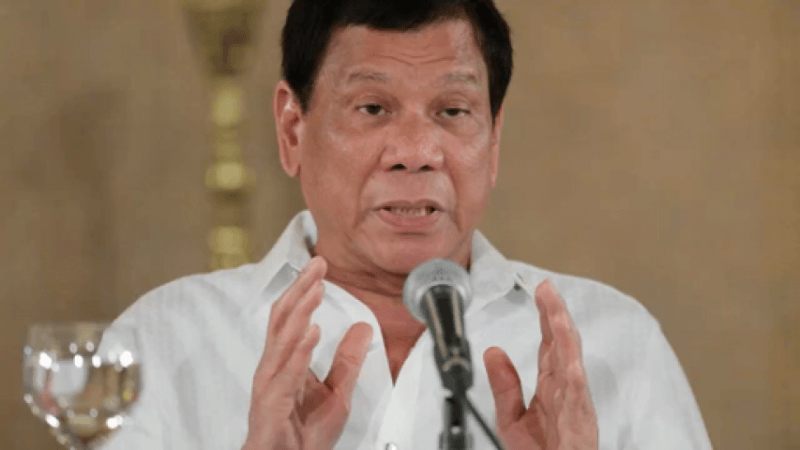 Philippines President Rodrigo Duterte Philippines: Duterte says Donald Trump praised his war on drugs