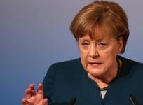 Angela Merkel condemns Turkish leaders for Nazi comparisons