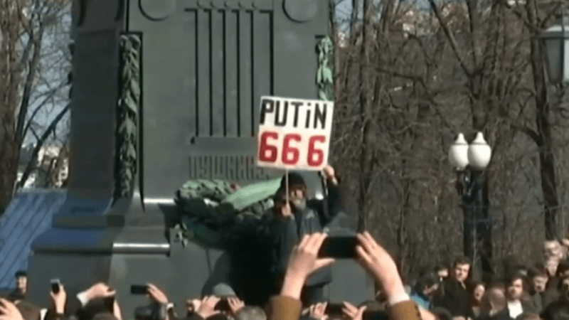 Dozens arrested at anti-corruption protests in Russia